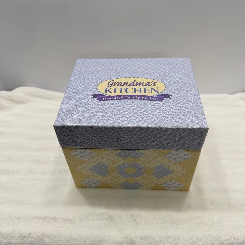 Grandma’s Kitchen Treasured Family Recipes Complete 318 Card Recipe Box Set